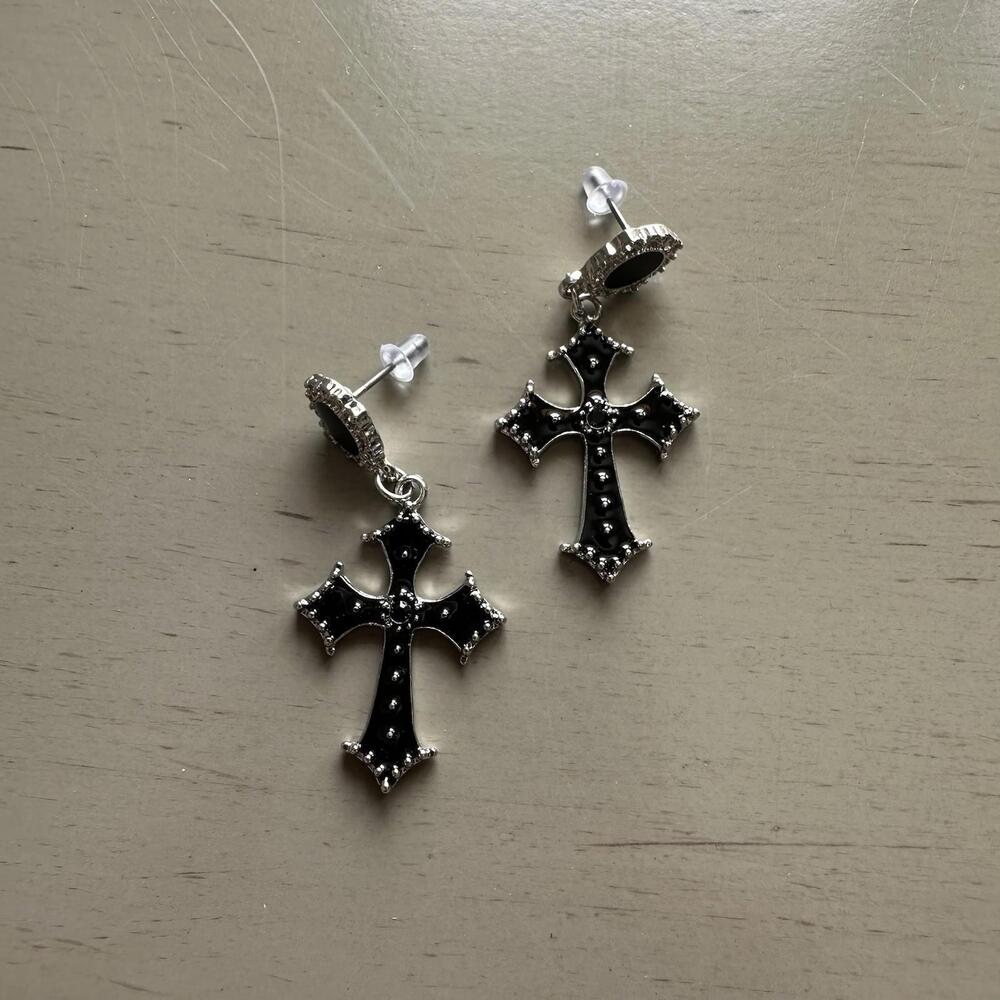 Unbranded Gothic Black Earrings Brand New